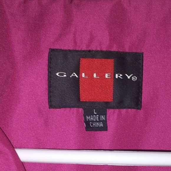 Gallery Rain Coat. Beautiful fuchsia Color. - Picture 4 of 5